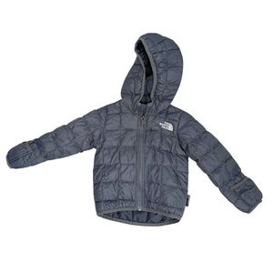 THE NORTH FACE Dark Gray Quilted Thermoball Coat Size 6-12M